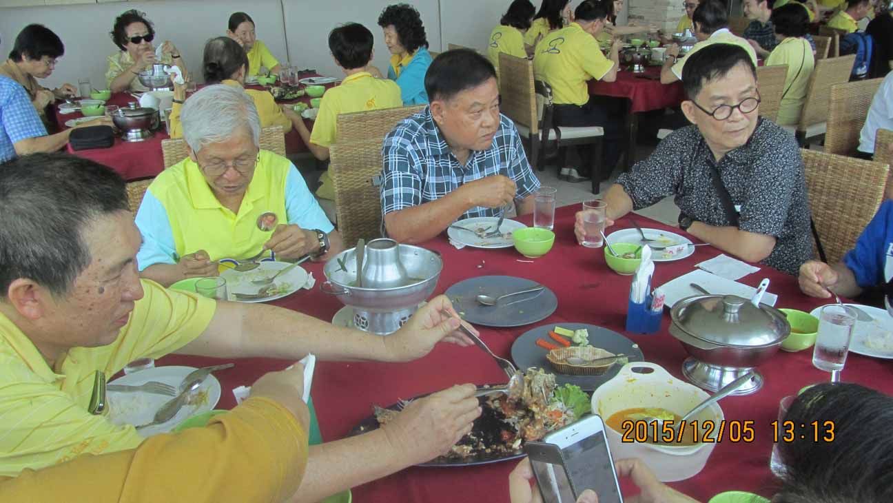 Lunch_at_Buaphud 11.JPG 122.7K